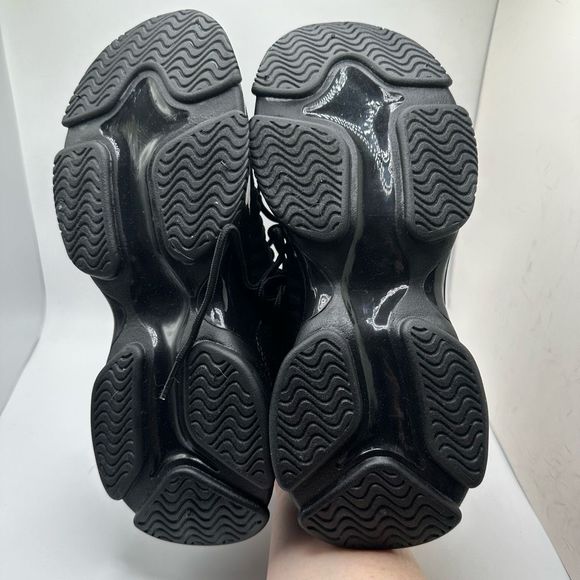 CUSHIONAIRE Women's Knit Sneaker +Memory Foam 9 BLACK - Picture 5 of 7